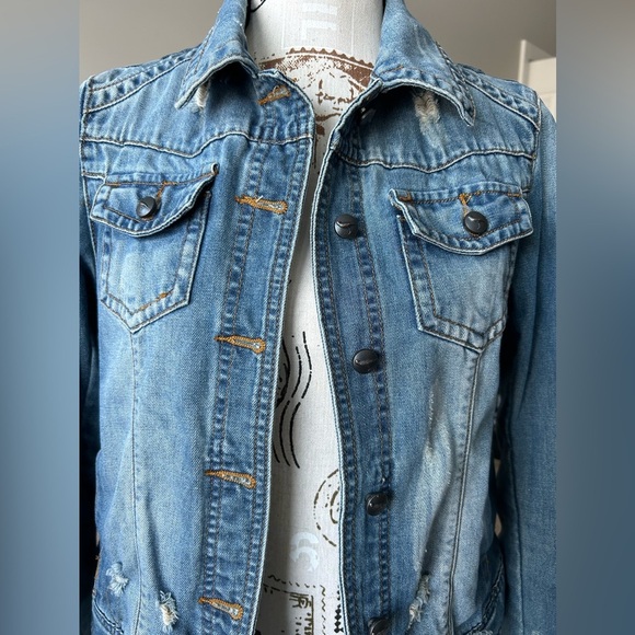 White Crow distressed women’s patriotic denim jean jacket size small - Picture 3 of 12